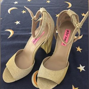 BETSEY JOHNSON Size 7 Gold Glitter Heels